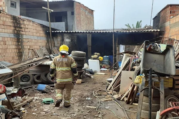 DF: homem se queima após tentar salvar objetos de casa incendiada