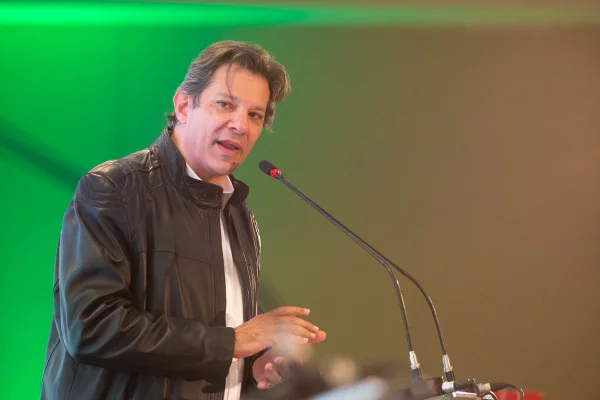 Haddad pede ao TSE entrevista com Globo no horário do debate