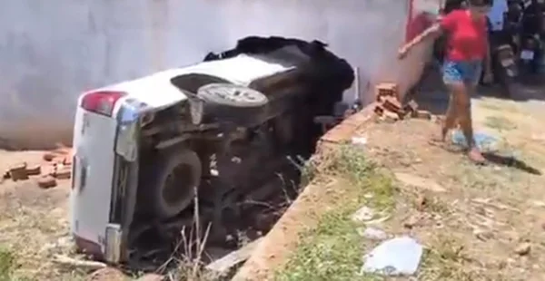 Veterinário capota carro após inalar nitrogênio de tambor de sêmen