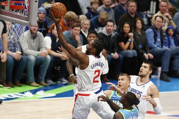 Kawhi e George param Doncic e Clippers vencem Mavericks na NBA