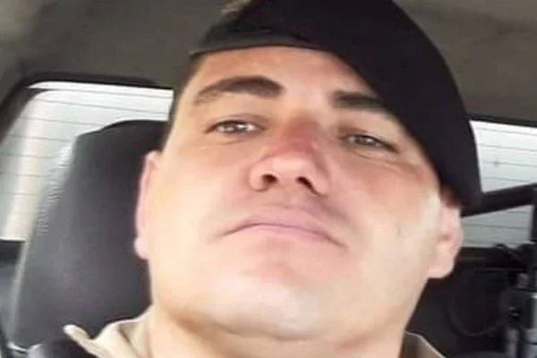 Policial de Minas morre afogado ao salvar o próprio filho em praia