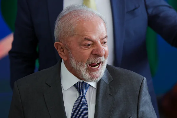 Lula nega apoio à PEC da Blindagem e vê influência de cacique em texto