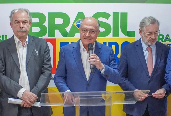 Equipe de Lula cobra de Bolsonaro dados de desmatamento na Amazônia