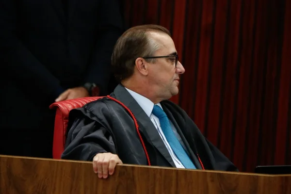 Admar Gonzaga Neto abre ataques a Herman, que cobra lealdade do colega