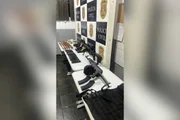 Polícia Civil apreender fuzis, munição e equipamentos que seriam usados pelo PCC na Baixada Santista