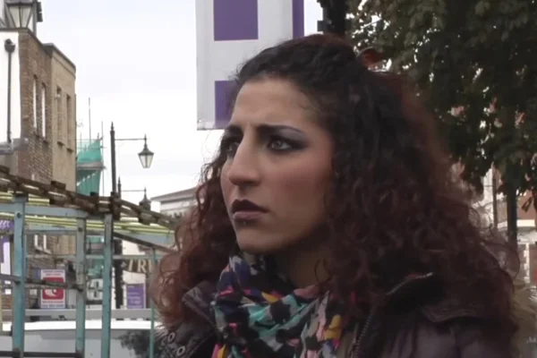 Imagem colorida da Atriz Emaa Hussen - Metrópoles