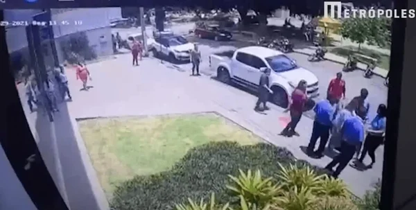 Imagens revelam momento da agressão