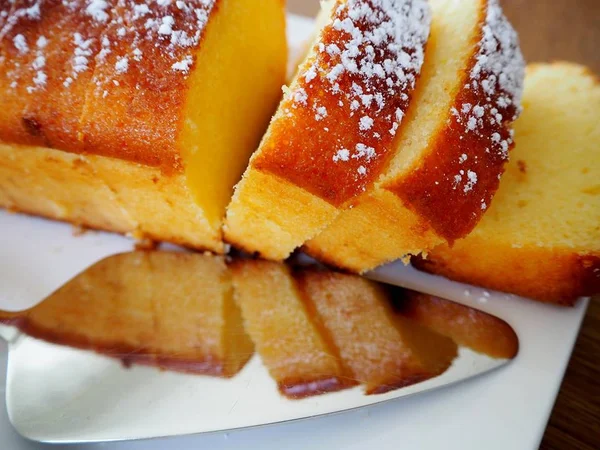 Muito gostoso: aprenda a receita do bolo de paçoca de amendoim