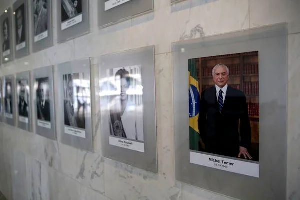No fim do mandato, Temer ganha foto em galeria dos presidentes