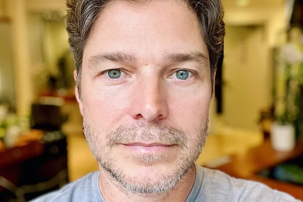 Ex-ator da Globo, Erik Marmo perde a casa em um incêndio nos Estados Unidos - Metrópoles