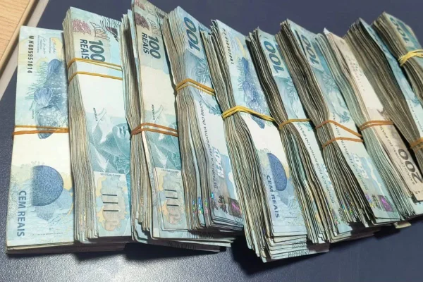 PM apreende R$ 100 mil em espécie e carro de luxo de influenciador Toguro