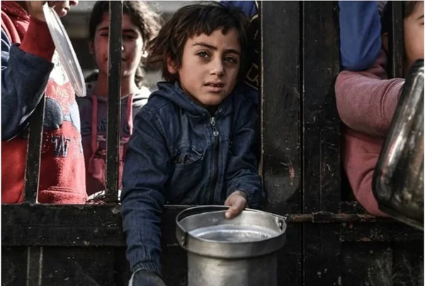 imagem colorida criança gaza