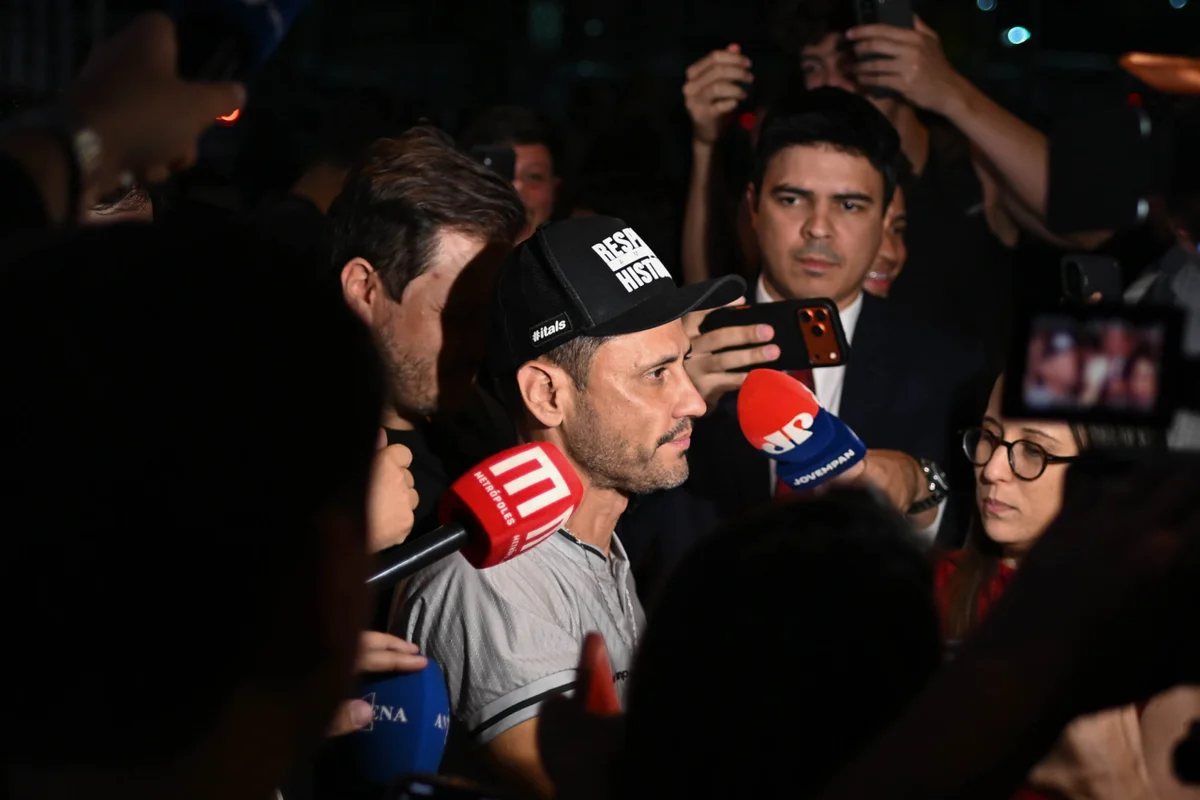 Cleitinho confirma apoio a Flávio no 2° turno em evento do Republicanos - imagem 1 Cleitinho confirma apoio a Flávio no 2° turno em evento do Republicanos - imagem 1