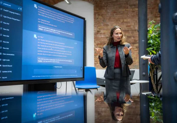 De vilão a aliado: os impactos do ChatGPT no marketing digital