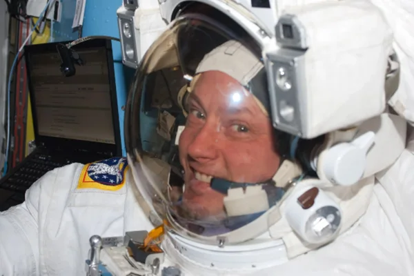 Astronauta Mike Fincke deixa a Nasa após emergência médica misteriosa no espaço