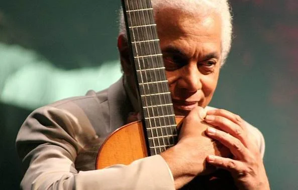 Paulinho da Viola anuncia live com transmissão do Globoplay