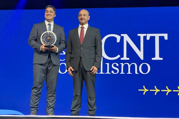 Metrópoles recebe grande prêmio CNT de Jornalismo