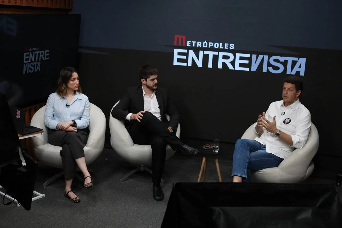 Candidato ao Senado, Ricardo Salles (Novo), em entrevista aos repórteres Rebeca Ligabue e Ramiro Brites Candidato ao Senado, Ricardo Salles (Novo), em entrevista aos repórteres Rebeca Ligabue e Ramiro Brites