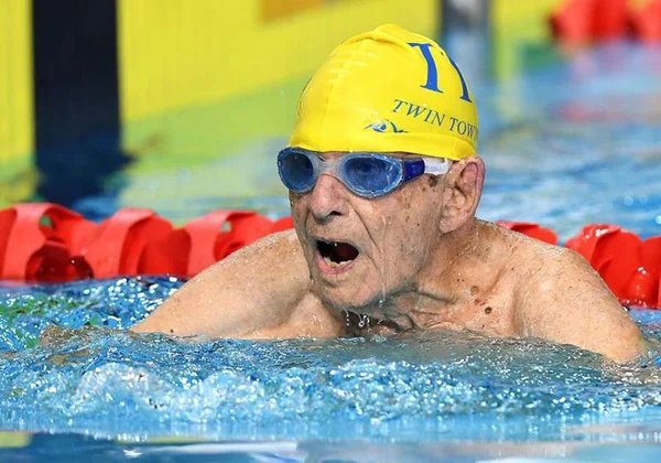 Alzheimer: hormônio produzido durante exercícios recupera memória
