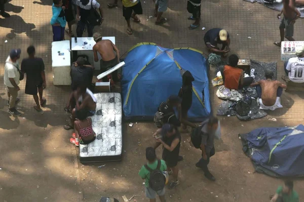 Fotos aéreas da Cracolândia mostram usuários de drogas em grande movimentação - Metrópoles