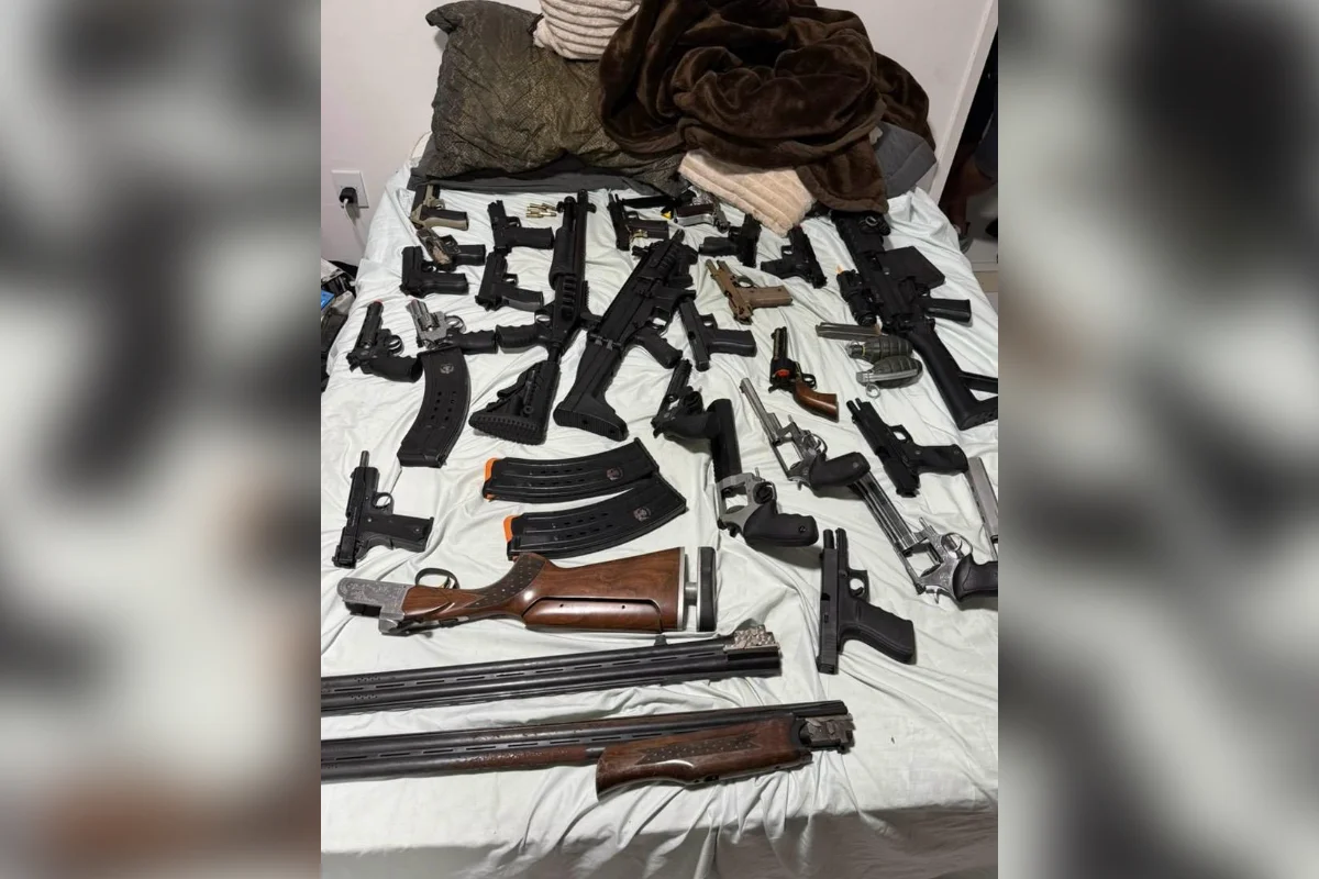 Os investigados poderão responder pelos crimes de falsidade ideológica e uso de documento falso Os investigados poderão responder pelos crimes de falsidade ideológica e uso de documento falso