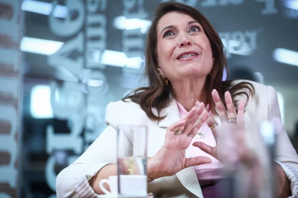 Bia Kicis diz que Nunes Marques “já deveria ter libertado Bolsonaro” - destaque galeria Bia Kicis diz que Nunes Marques “já deveria ter libertado Bolsonaro” - destaque galeria