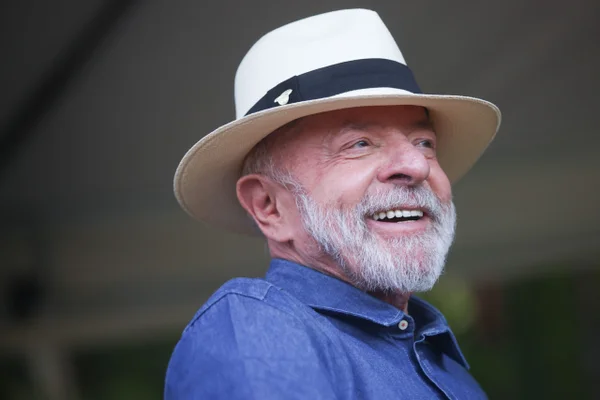 Veja vídeos de Lula e aliados comemorando vitória sobre Flávio Bolsonaro
