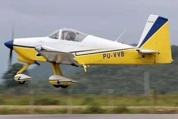 Avião decolando