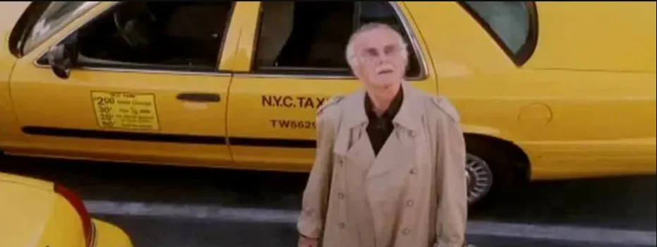 Homem-Aranha 2 (2004): Ele salva uma moça de destroços em Homem-Aranha 2 Homem-Aranha 2 (2004): Ele salva uma moça de destroços em Homem-Aranha 2