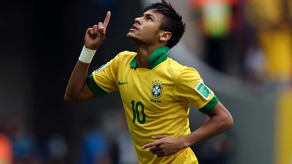 Neymar vive o melhor momento da carreira, mas está enrolado fora de campo