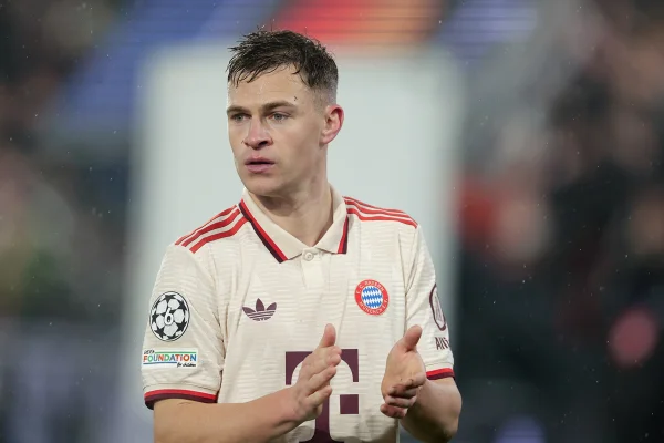 Foto colorida de Kimmich, do Bayern de Munique - Metrópoles