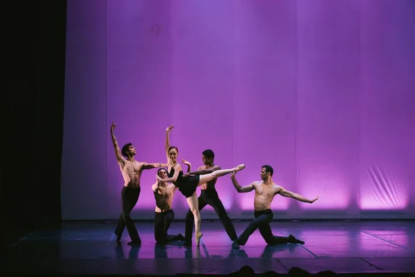 Foto colorida da companhia Cia Colombiana de Ballet - Metrópoles