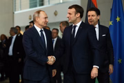Emmanuel Macron e Vladimir Putin