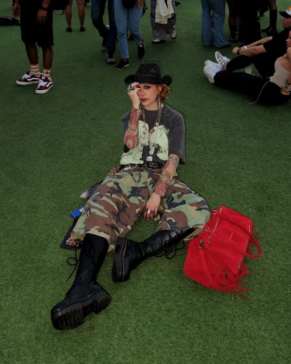 Couro, jeans e animal print são as principais tendências do Rock in Rio - destaque galeria Couro, jeans e animal print são as principais tendências do Rock in Rio - destaque galeria