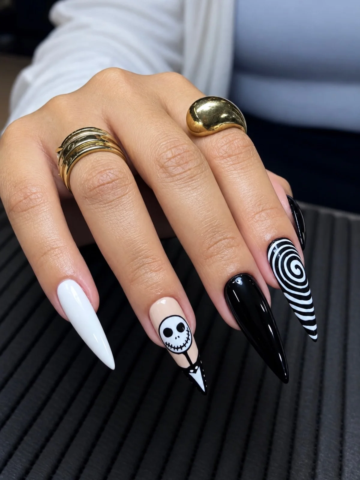 Halloween: confira inspirações de unhas para arrasar neste Dia das Bruxas - imagem 10 Halloween: confira inspirações de unhas para arrasar neste Dia das Bruxas - imagem 10