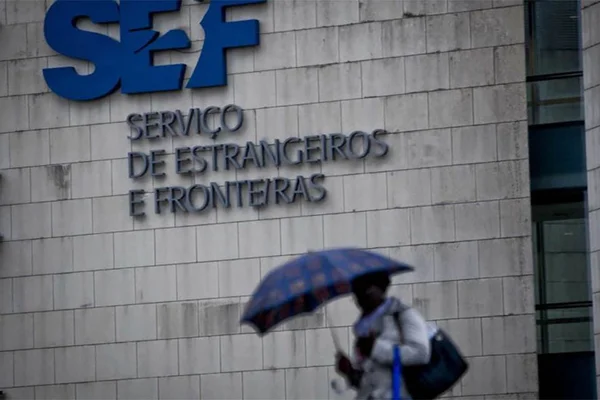 Três pastores brasileiros são presos por tráfico de pessoas