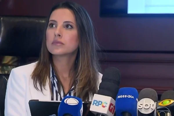 A farmacêutica Daniele Stuart, que ministrou curso de peeling de fenol online no caso Natalia Becker