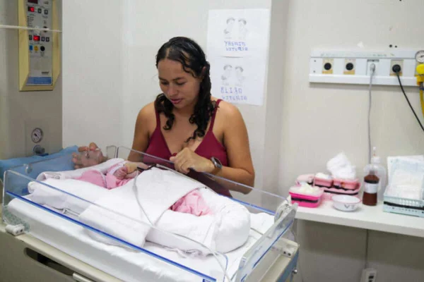Gêmeas siamesas Yasmin Vitória e Eliza Vitória