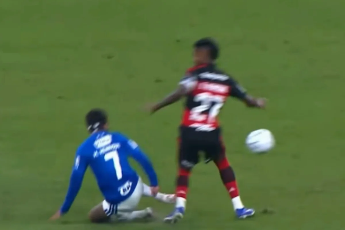 Matheus Henrique teve medo de ser expulso em lance com Bruno Henrique