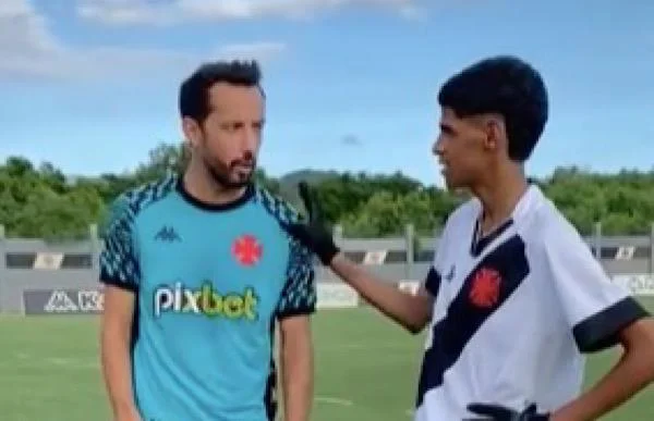 Com “mãozinha” do Luva de Pedreiro, Vasco foi líder do TikTok em 2022