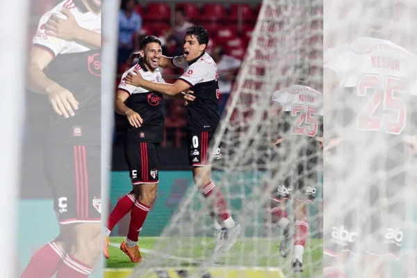São Paulo derrota o Coritiba e mantém sonho de vaga na Libertadores
