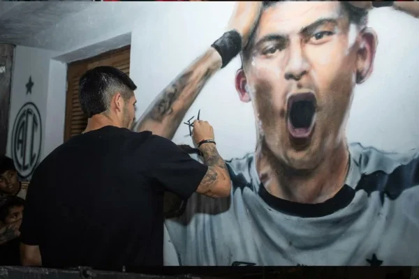 Imagem colorida do mural feito pelos torcedores