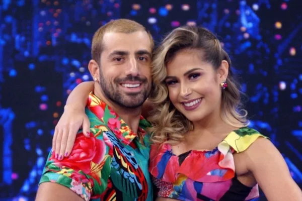 Kaysar Dadour suspira e entrega romance com bailarina do Faustão
