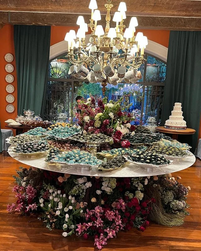 Mesa de doces do casamento de Cissa Geyer e Bruno Maia Mesa de doces do casamento de Cissa Geyer e Bruno Maia
