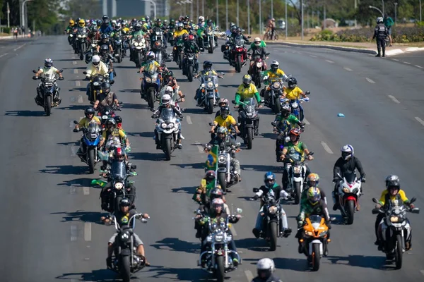 Motociata em apoio a Bolsonaro no dia 1 de maio
