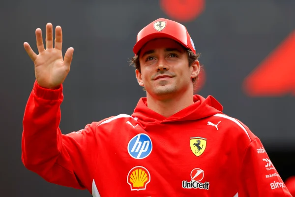 F1: com 10 pilotos reservas, Leclerc lidera primeiro treino livre no México