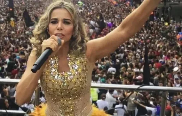 Cantora Márcia Freire