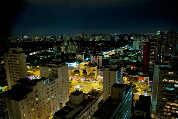 Imagem colorida mostra São Paulo. Metrópoles