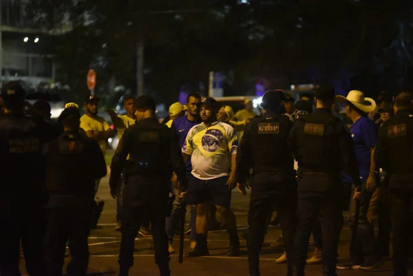 Bolsonarista Alan Diego dos Santos Rodrigues durante atos que terminaram com ônibus e carros incendiados