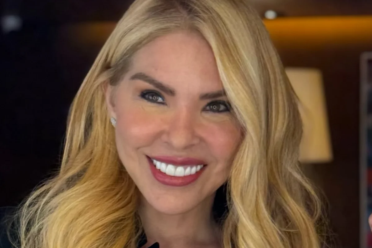 Veronica Costa. Veronica Costa.